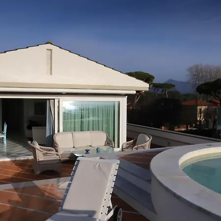 Casa Magniflex - Sea View Flat With Swimming Pool Daire Forte dei Marmi