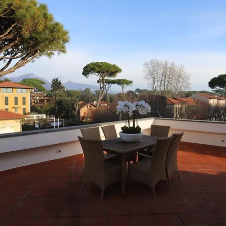 Casa Magniflex - Sea View Flat With Swimming Pool Daire Forte dei Marmi