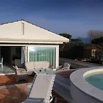 Casa Magniflex - Sea View Flat With Swimming Pool דירה פורטה דיי מארמי